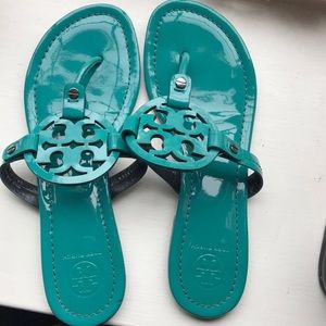 TORY BURCH SANDALS MUST GO